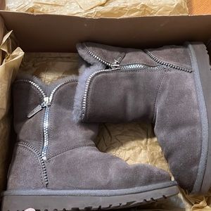 Ugg boots gray size 2 girls
